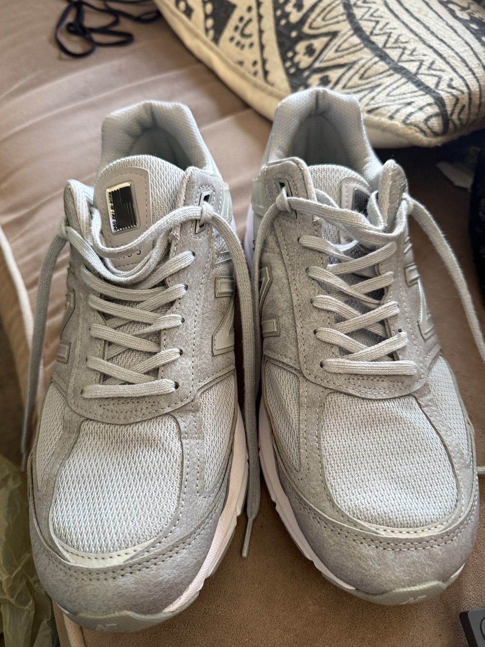 New Balance 990v5 Men's Gray Suede & Mesh Sneakers Like New